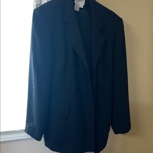 Jacqueline Ferrar Elegant Black Pant Suit